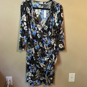 New York & Company floral 3/4 sleeve criss cross dress